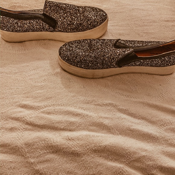 MOSSIMO PLATFORMS - Picture 2 of 3